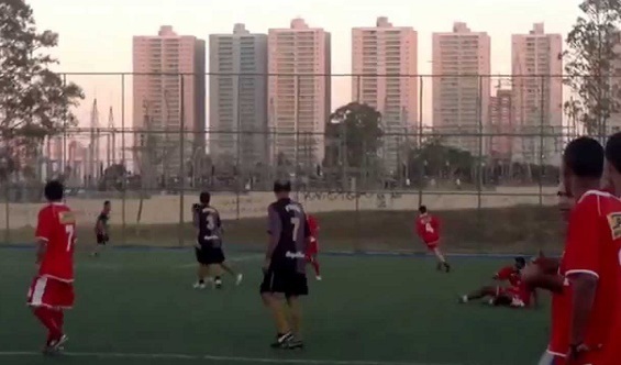 13-03-2015 flagrantecamposintéticofutebolTaguaparque